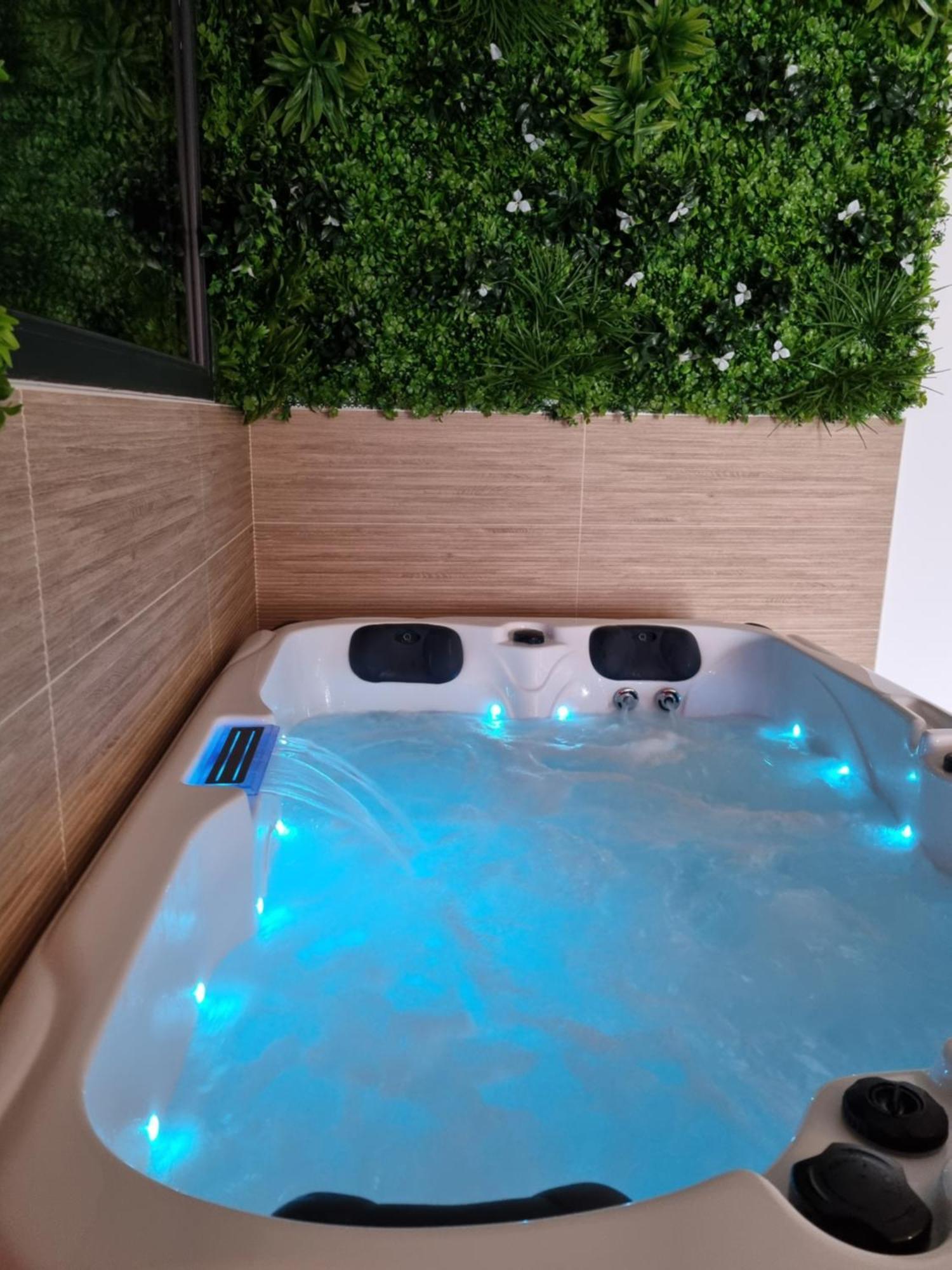 Le Cocoon - Jacuzzi, Sauna Et Piscine Privee Carpentras Kültér fotó
