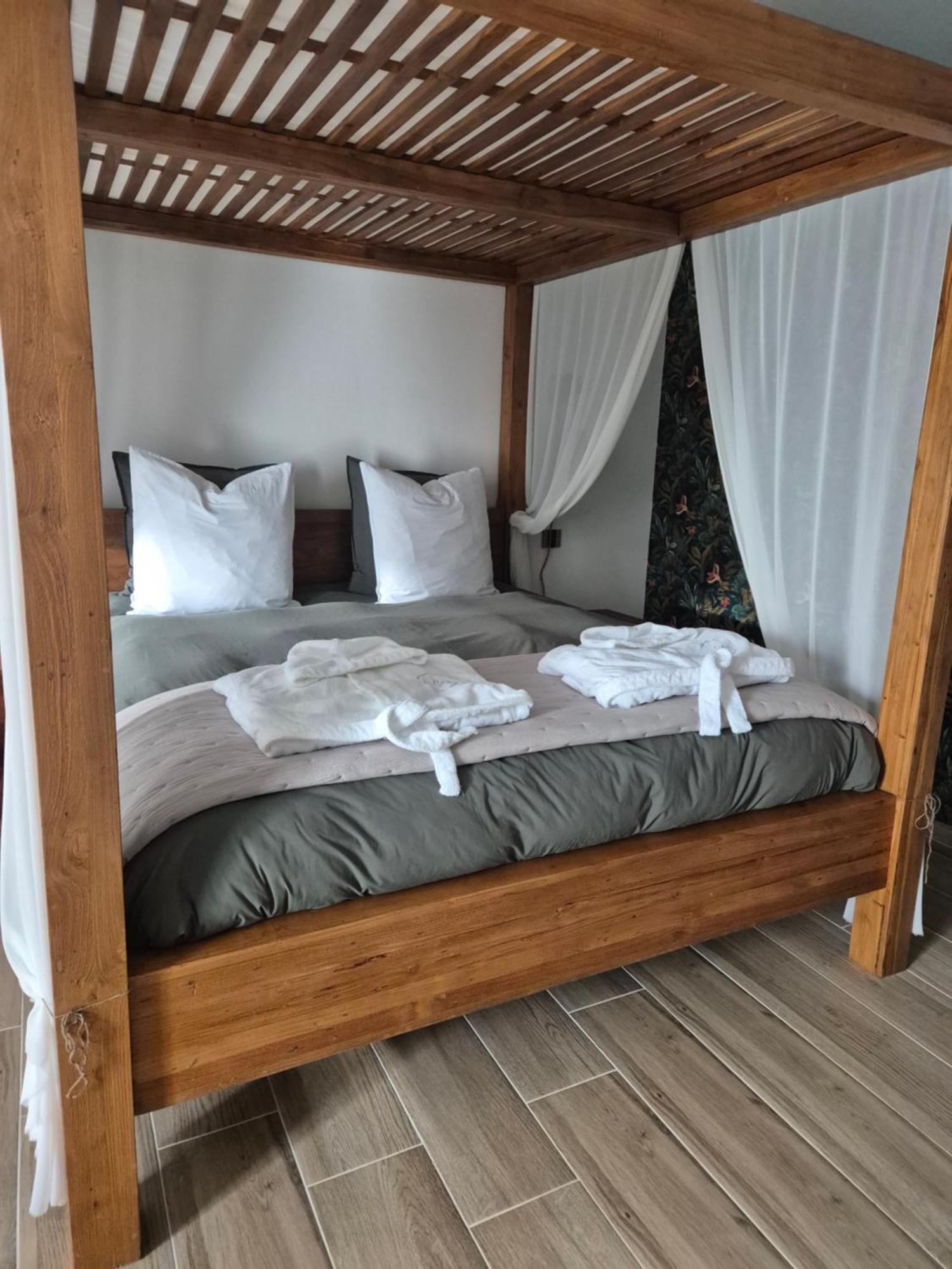 Le Cocoon - Jacuzzi, Sauna Et Piscine Privee Carpentras Kültér fotó